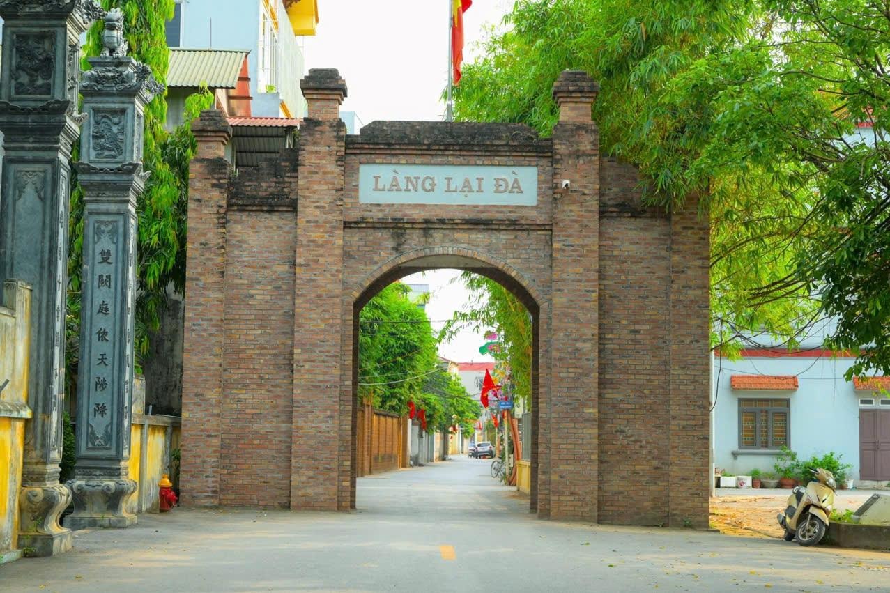 Khám phá ngôi nhà cổ và câu đối vua ban ở Lại Đà