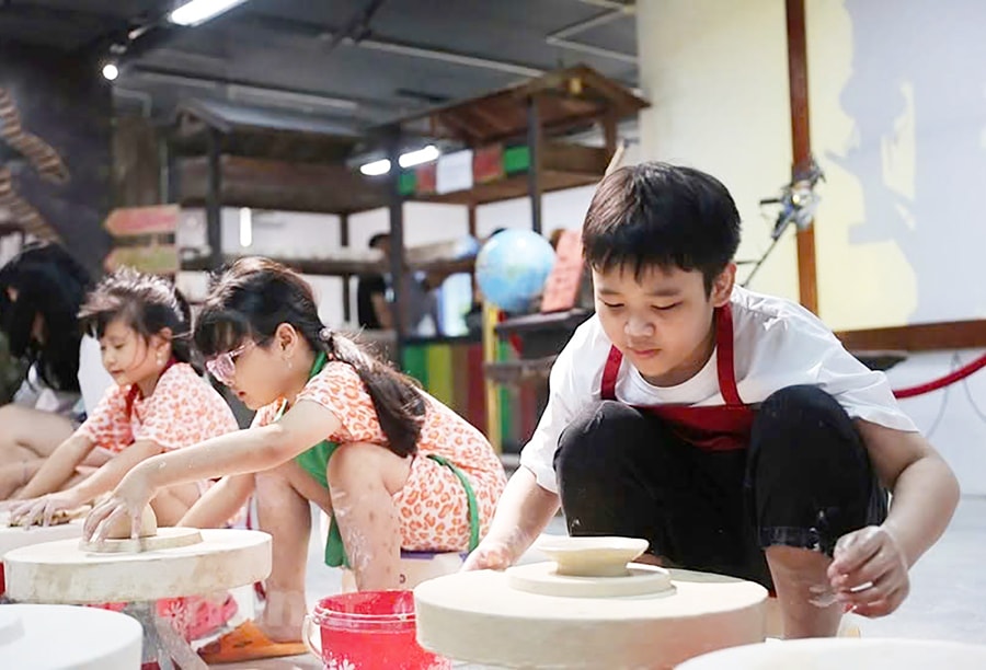 Du lịch làng nghề: Bồi đắp tình yêu quê hương đất nước cho thế hệ trẻ