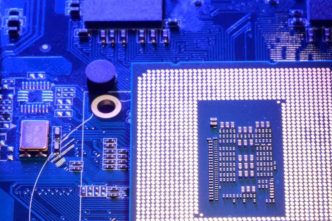 Cổ phiếu chip Mỹ bốc hơi 1,3 nghìn tỷ USD vốn hóa
