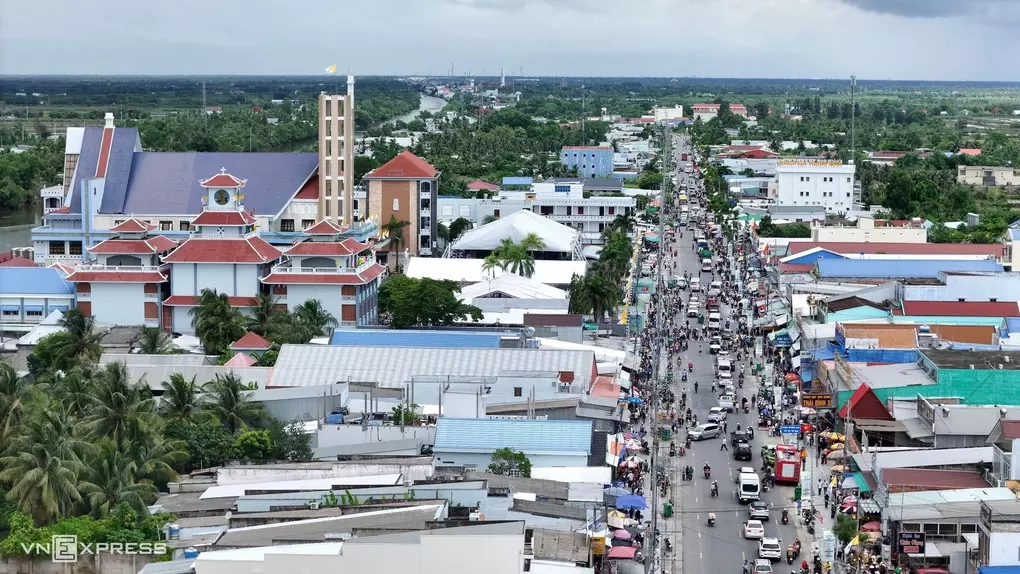 Gợi ý di chuyển, ăn uống tránh đông ngày lễ tuyên Chân phước