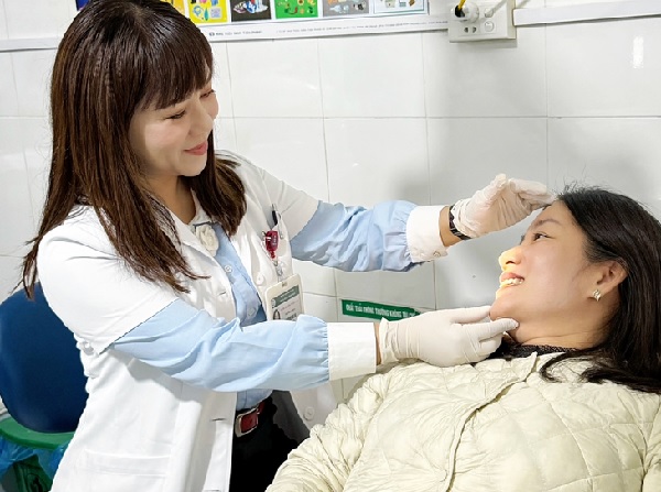 Tuổi thọ trung bình của răng giả thường kéo dài bao lâu?
